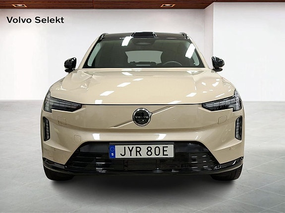 Volvo EX90 8 of 15