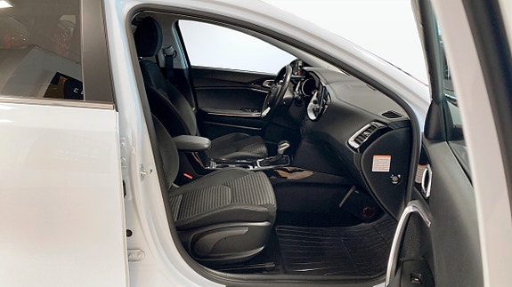 Kia Ceed 3 of 9