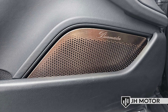 Porsche Taycan 4S 18 of 26