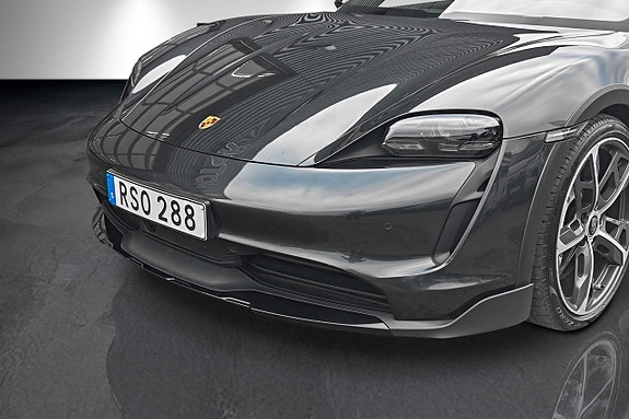 Porsche Taycan 4S 11 of 26