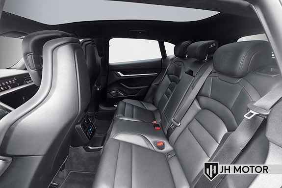 Porsche Taycan 4S 15 of 26