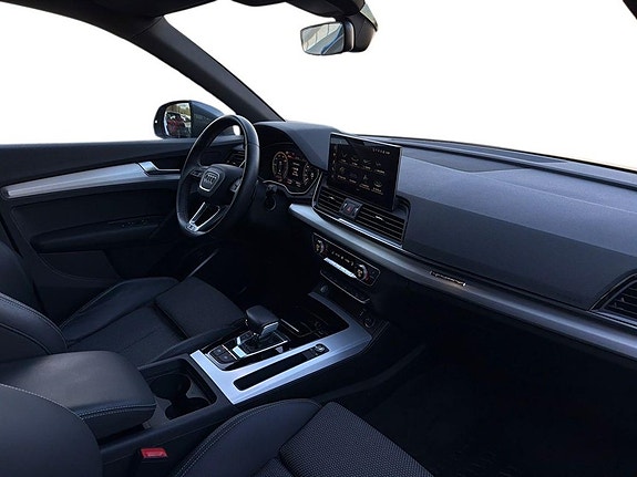 Audi Q5 9 of 22