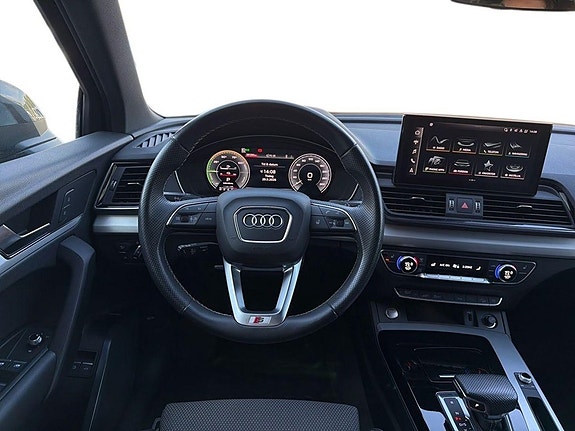 Audi Q5 8 of 22