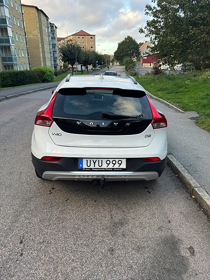Volvo V40 Cross Country 3 of 6