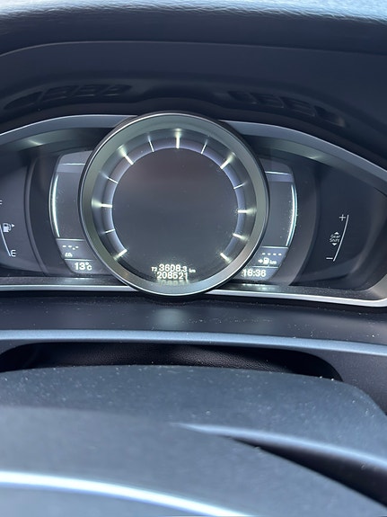 Volvo V40 Cross Country 5 of 6