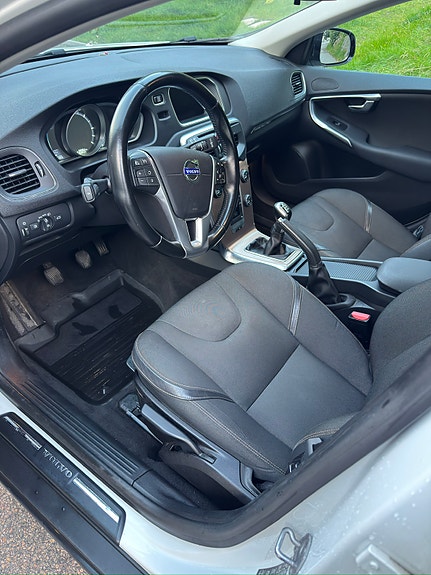 Volvo V40 Cross Country 4 of 6