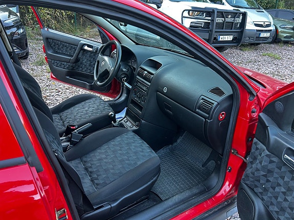 Opel Astra 12 of 21