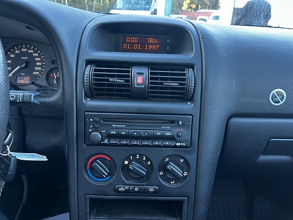 Opel Astra 15 of 21