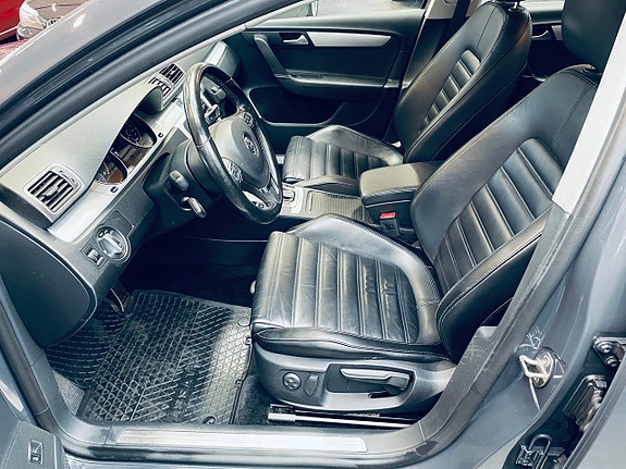 Volkswagen Passat Alltrack 14 of 23