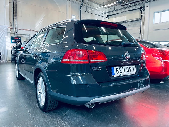 Volkswagen Passat Alltrack 11 of 23