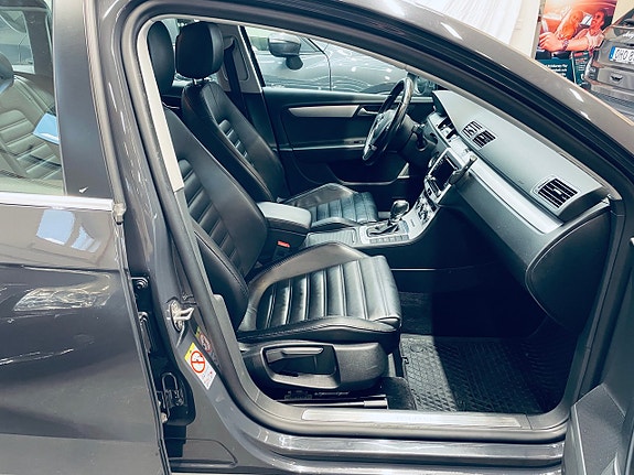 Volkswagen Passat Alltrack 20 of 23