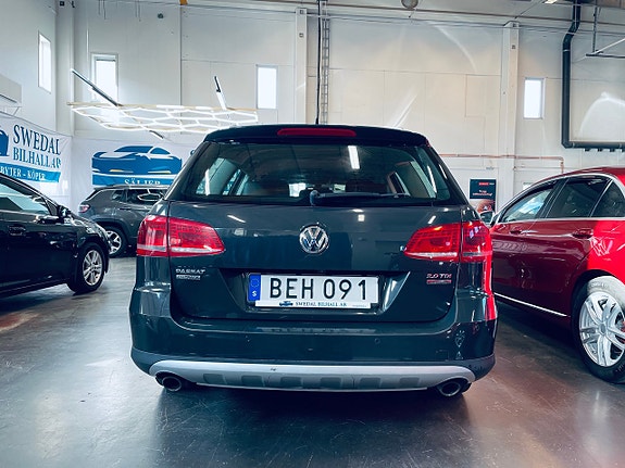 Volkswagen Passat Alltrack 12 of 23