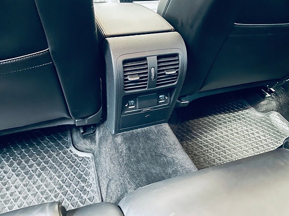 Volkswagen Passat Alltrack 18 of 23