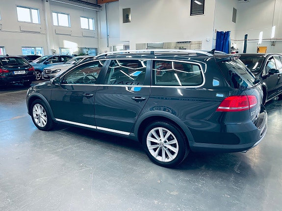 Volkswagen Passat Alltrack 9 of 23