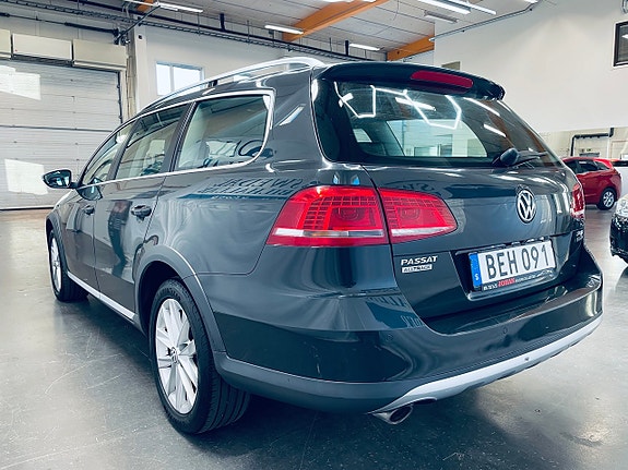 Volkswagen Passat Alltrack 8 of 23