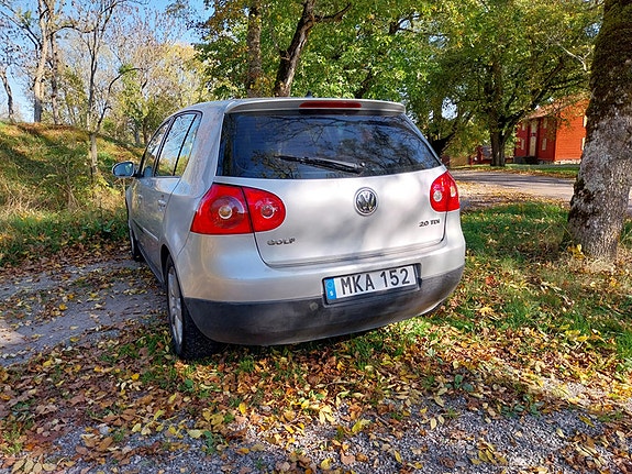 Volkswagen Golf V 3 of 6