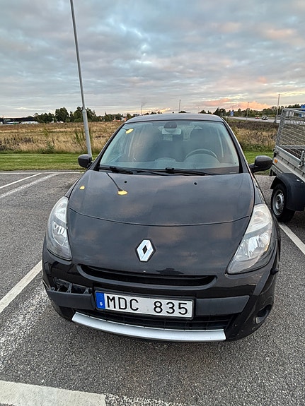 Renault Clio 2 of 6