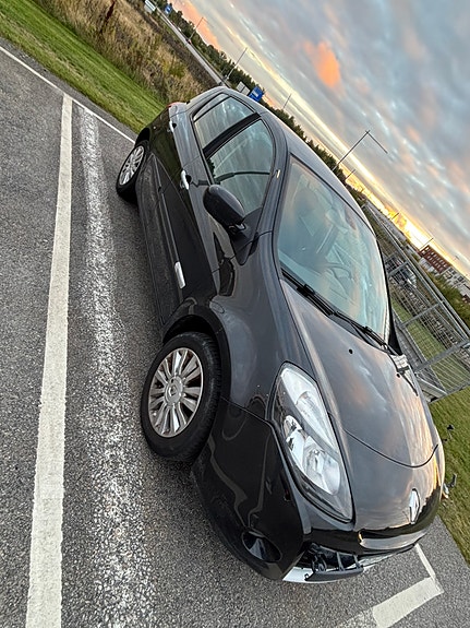 Renault Clio 3 of 6