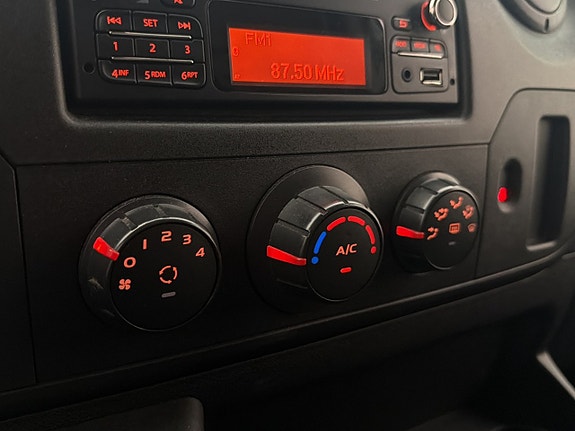 Renault Master 22 of 24
