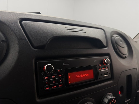 Renault Master 21 of 24