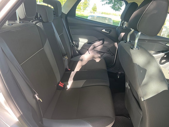 Ford Focus 10 of 16