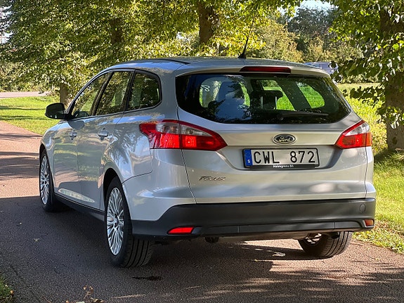 Ford Focus 2 of 16