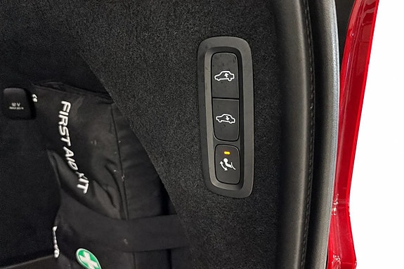 Volvo XC90 13 of 23