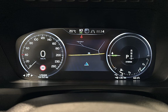 Volvo XC90 17 of 23