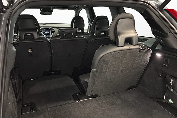 Volvo XC90 12 of 23