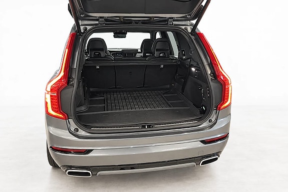 Volvo XC90 11 of 23