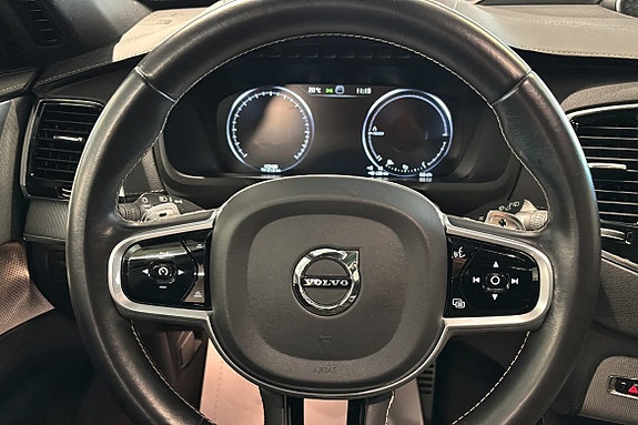 Volvo XC90 8 of 23