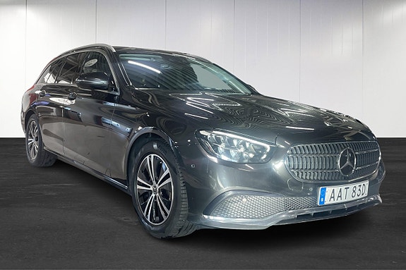 Mercedes-Benz E220 2 of 16