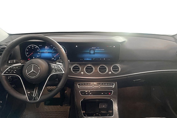 Mercedes-Benz E220 8 of 16