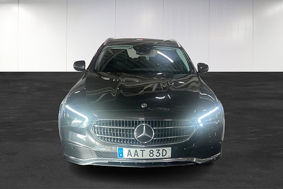 Mercedes-Benz E220 16 of 16