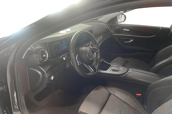 Mercedes-Benz E220 6 of 16