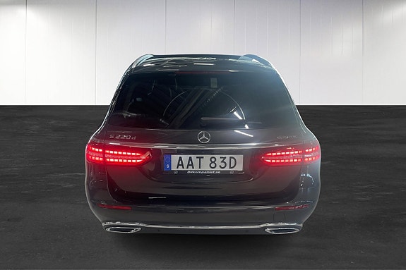 Mercedes-Benz E220 14 of 16