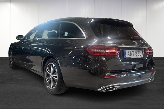 Mercedes-Benz E220 3 of 16