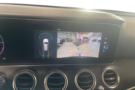 Mercedes-Benz E220 13 of 16