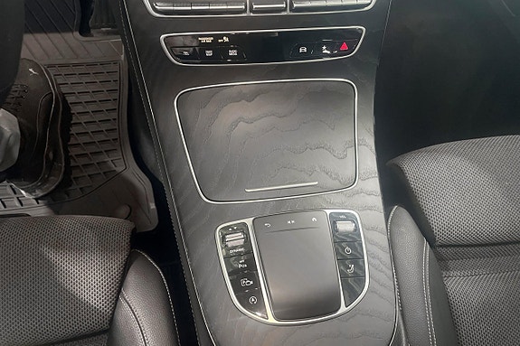 Mercedes-Benz E220 12 of 16