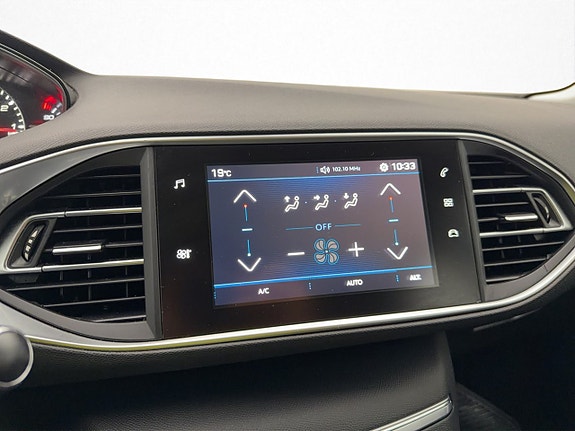 Peugeot 308 SW 16 of 30