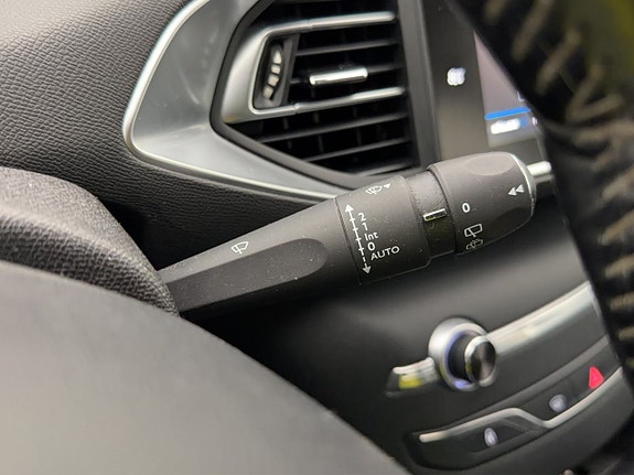 Peugeot 308 SW 25 of 30