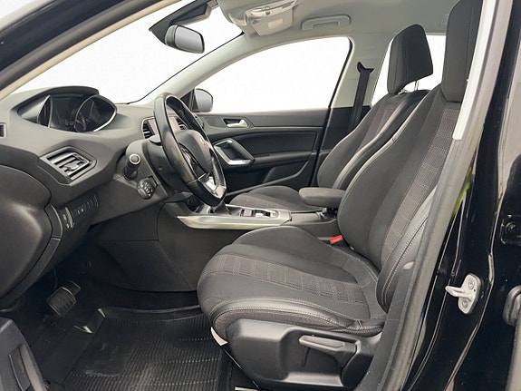 Peugeot 308 SW 13 of 30
