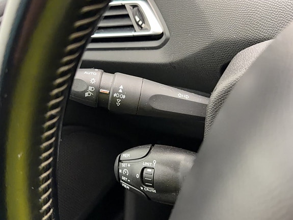 Peugeot 308 SW 26 of 30