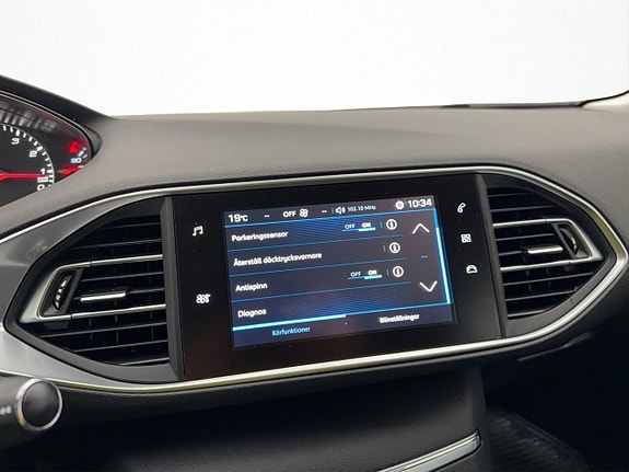 Peugeot 308 SW 18 of 30
