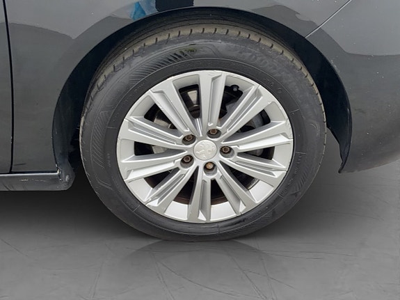 Peugeot 308 SW 28 of 30