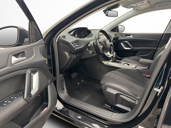 Peugeot 308 SW 30 of 30