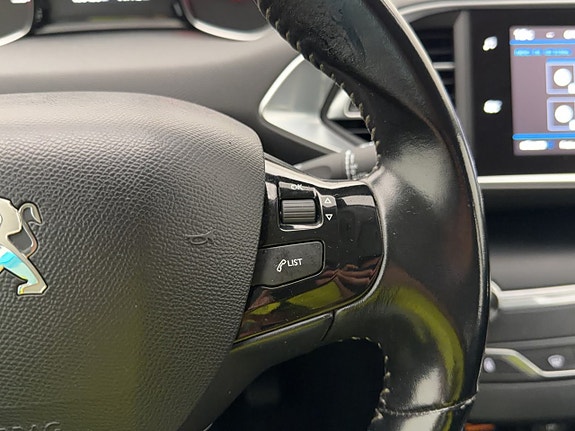 Peugeot 308 SW 23 of 30