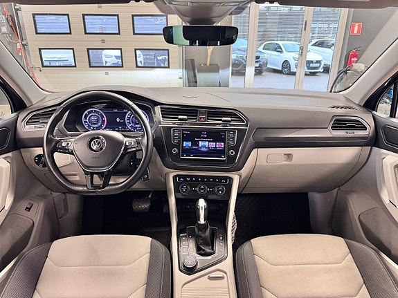 Volkswagen Tiguan 8 of 21