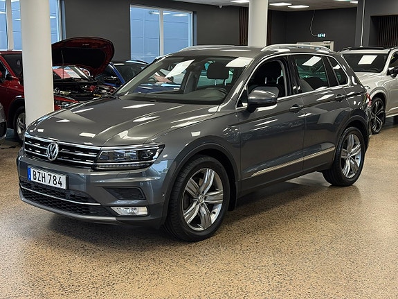 Volkswagen Tiguan 3 of 21