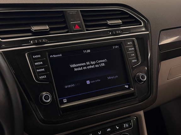 Volkswagen Tiguan 10 of 21
